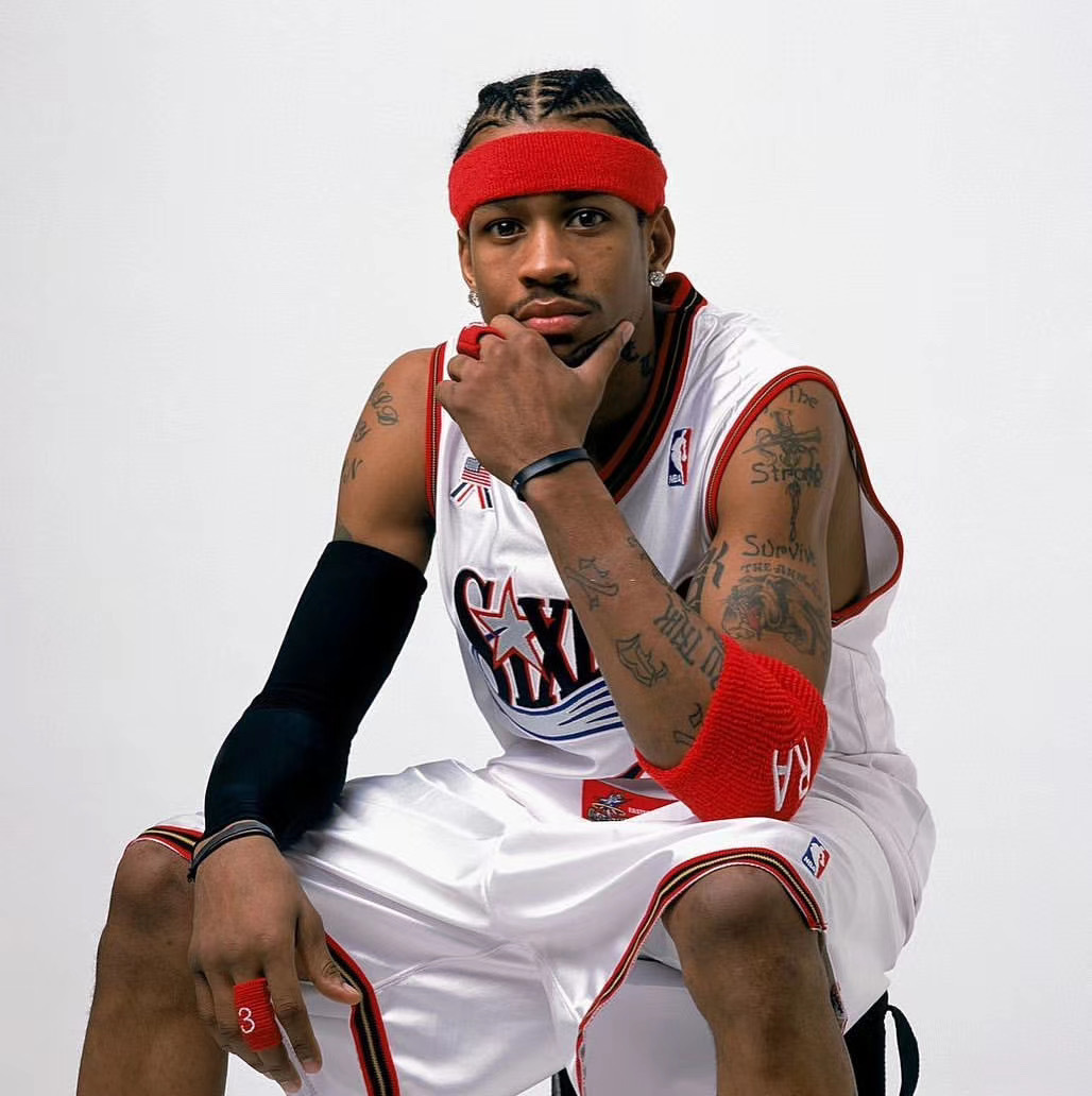 足球世界杯官方公布首批裁判名单，引发讨论