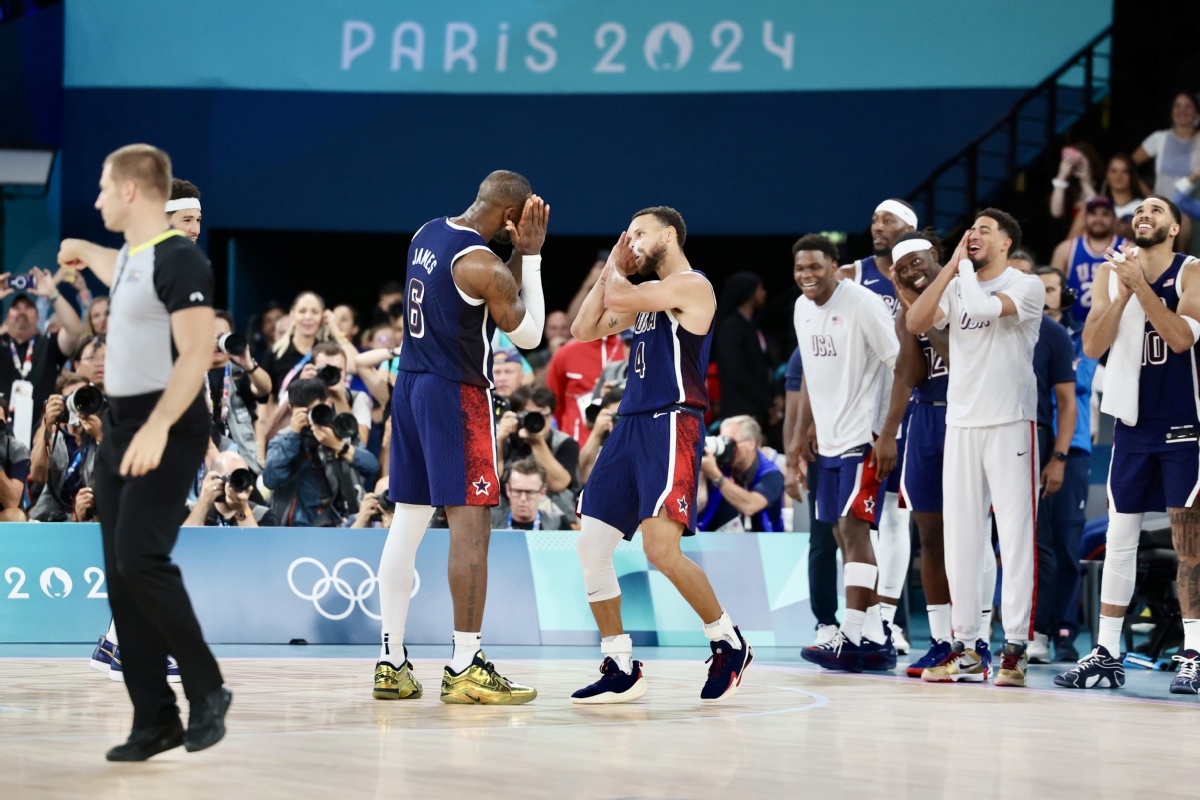 The MongolZ巨型LOGO闪耀乌兰巴托摩天轮 亚洲CS历史最佳战绩战队获家乡力挺