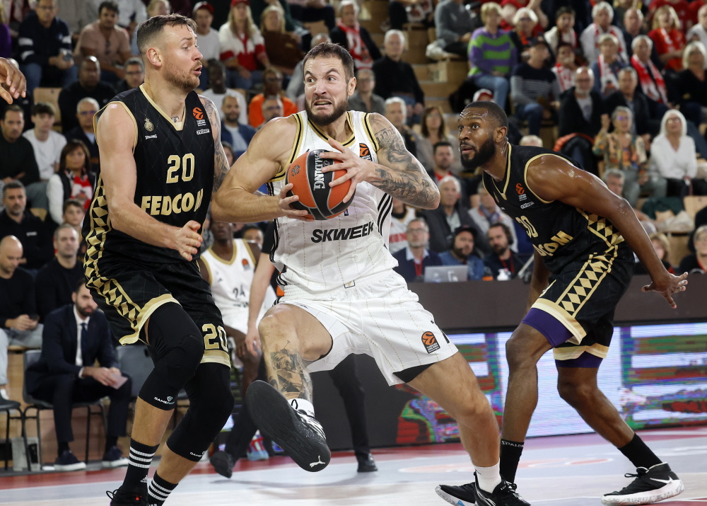 戴伟浚发文疑似告别申花，中国年轻球员的出路究竟在何方？